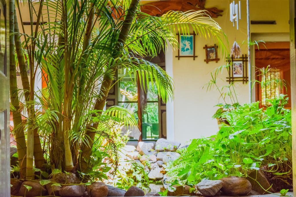 Shammie Guest House Hikkaduwa Kültér fotó