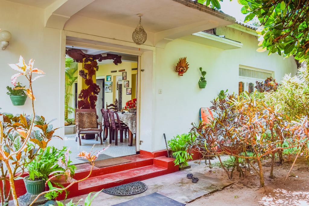 Shammie Guest House Hikkaduwa Kültér fotó