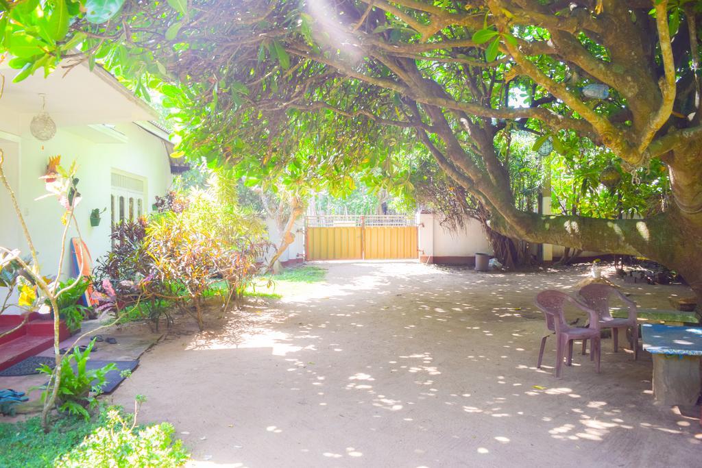 Shammie Guest House Hikkaduwa Kültér fotó