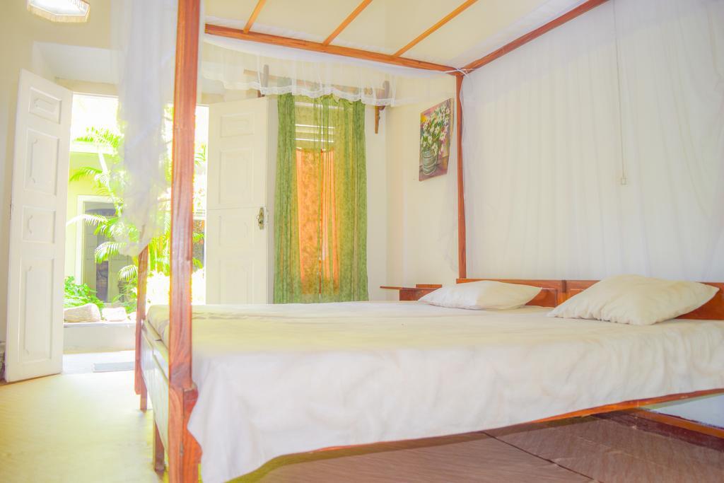 Shammie Guest House Hikkaduwa Kültér fotó